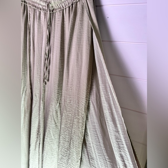 Hem & thread large comfy pants with slits up the side Olive color. A70 - Picture 2 of 4